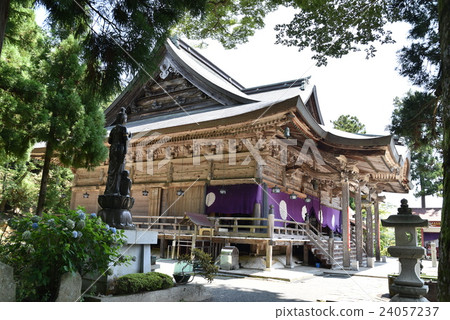 [西側33個地方]京都府宮津市正宗寺樹木環繞的第28主殿 24057237