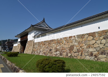 Stone wall / earth wall of Tango Tanabe Castle, Ote-mon and blue sky Maizuru City, Kyoto Prefecture Stone wall / earth wall of Tango Tanabe Castle, Ote-mon and blue sky Maizuru City, Kyoto Prefecture 24057592