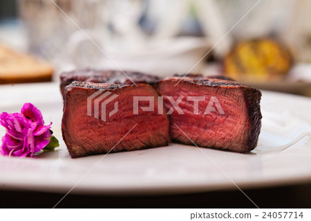 Filet mignon meal 24057714