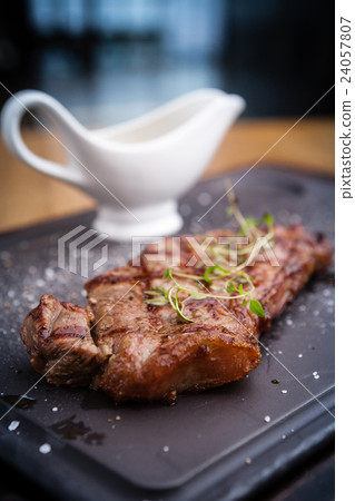 New York steak 24057807