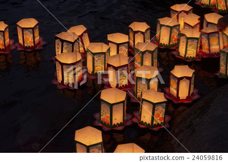 燈籠下沉 24059816