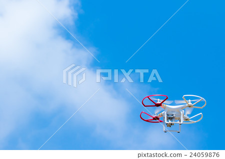 無人機無人駕駛飛行器無線電飛行員飛機四角Cotter天空藍天字符空間 24059876