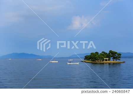 在真嗣湖的Shizimi船 24060847