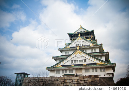 Osaka Castle and blue sky in Japan Osaka Castle and blue sky in Japan 24061018