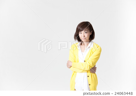 Casual Portrait · Middle Female (White Back) Casual Portrait · Middle Female (White Back) 24063448