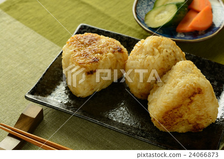 Grilled rice ball 24066873