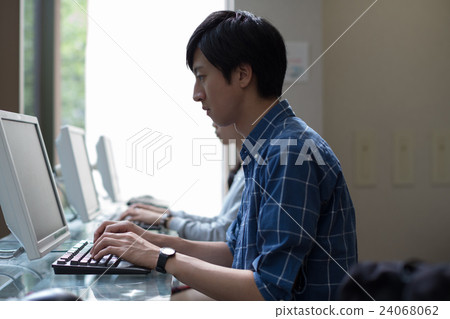 computer lab, pc room, pc 24068062