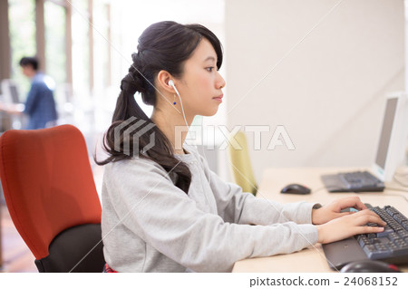 大學生 女生 女孩 24068152