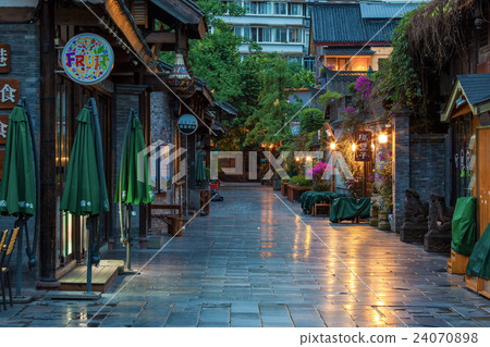 Kuanzhai Alleys scenery Kuanzhai Alleys scenery 24070898