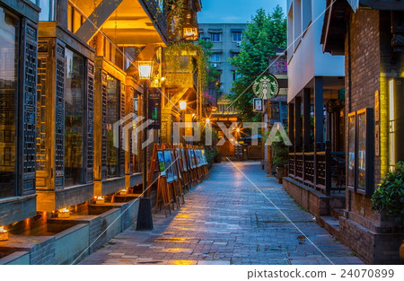 Kuanzhai Alleys scenery Kuanzhai Alleys scenery 24070899