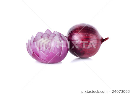 whole and carving red onion, shallots on white whole and carving red onion, shallots on white 24073063