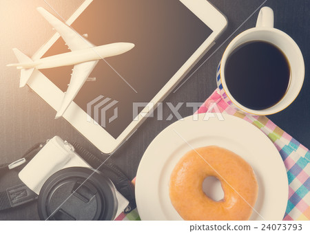 Traveller booking planing in Coffee cafe 24073793