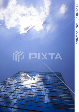 Skyscraper · Scattered cloud 24076417