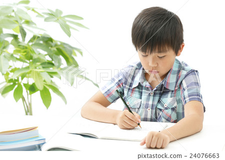 Elementary school student to study Elementary school student to study 24076663