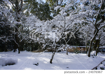 Kyoto Kinkakuji snow scenery in winter Kyoto Kinkakuji snow scenery in winter 24076967