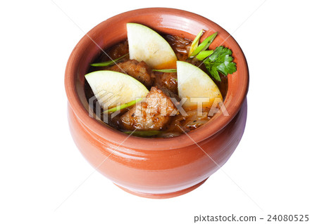 meat with apples in a clay pot for the menu 24080525