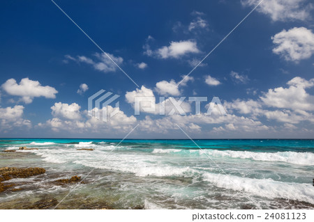 Ocean with waves and rocks on beach Ocean with waves and rocks on beach 24081123