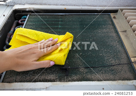 Cleaning of dirty air conditioner Cleaning of dirty air conditioner 24081253