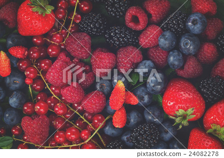ripe of  fresh berries 24082278
