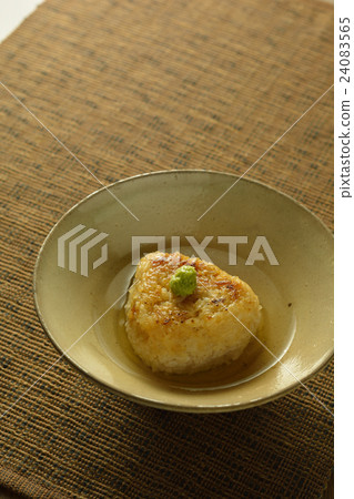 Ochazuke (grilled rice ball) Ochazuke (grilled rice ball) 24083565