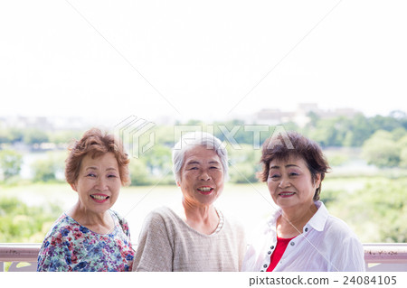 3 elderly women 3 elderly women 24084105