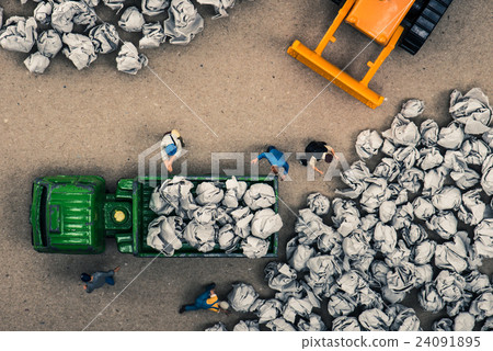 垃圾收集器微型娃娃 24091895