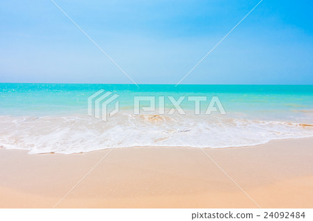 Beautiful tropical beach and sea 24092484