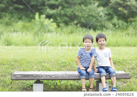 Twins Twins 24095628