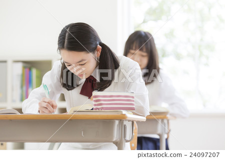 女學生學習 24097207