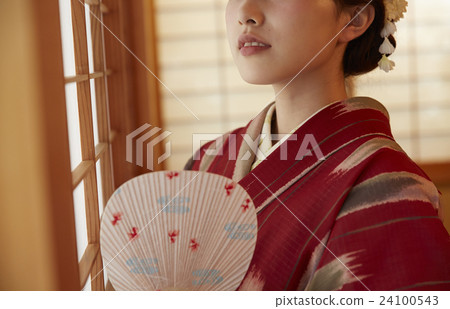 Kimono female portrait 24100543