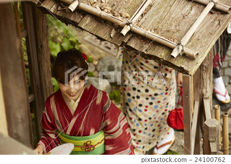 Foreign women traveling in the ancient capital and Japanese women Foreign women traveling in the ancient capital and Japanese women 24100762