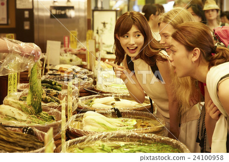 外國女性和日本女性觀光市場 24100958