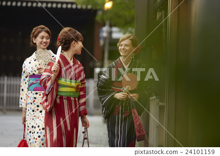 Foreign women traveling in the ancient capital and Japanese women 24101159