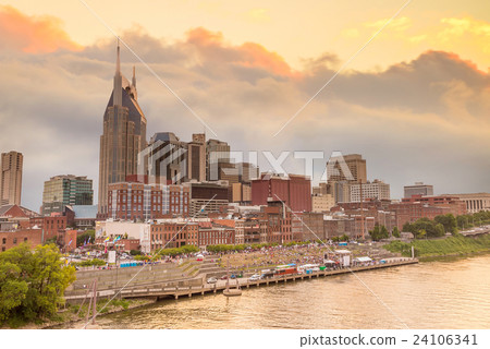 Nashville, Tennessee downtown skyline 24106341