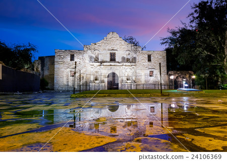 the Historic Alamo, San Antonio, Texas. 24106369