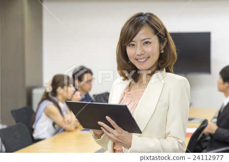 meeting  24112977