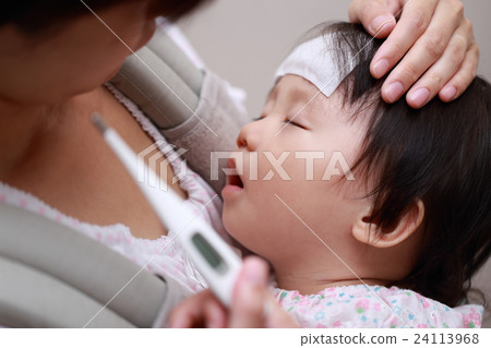 Mom cares for a poor baby 24113968