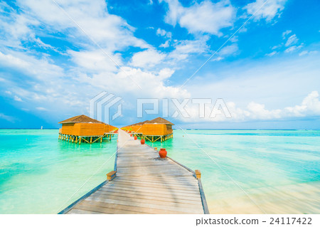 Maldives island 24117422