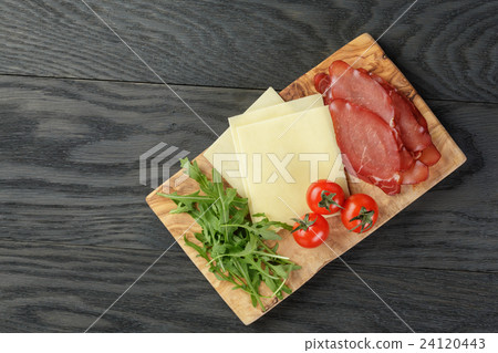 smoked ham prsut with cherry tomatoes and arugula smoked ham prsut with cherry tomatoes and arugula 24120443