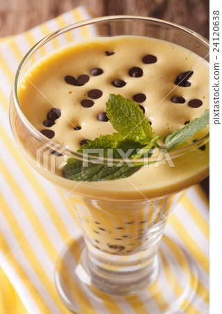 egg cream sabayon with chocolate drops close up 24120638