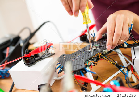 Assembler the parts on flying drone Assembler the parts on flying drone 24132259