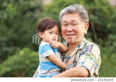 Grandfather and grandchild (1 year and 7 months) Grandfather and grandchild (1 year and 7 months) 24140264