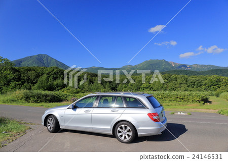 Benz and Mt. Hakkoda 24146531