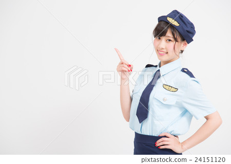 一名婦女讓一名女警官擺姿勢 24151120
