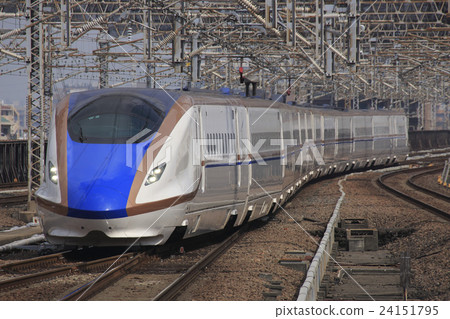 Hokuriku Shinkansen W7 series (Variable operation during the busy season) 24151795