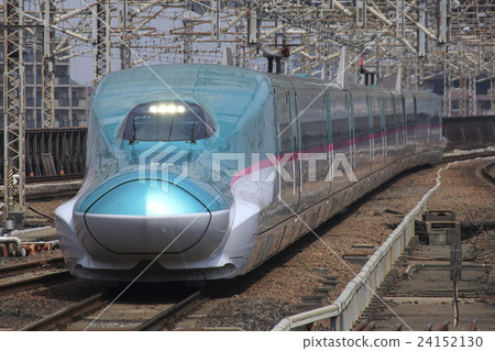 Tohoku Shinkansen E5 series 24152130