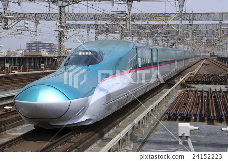 Tohoku Shinkansen E5 series + E6 series 24152223