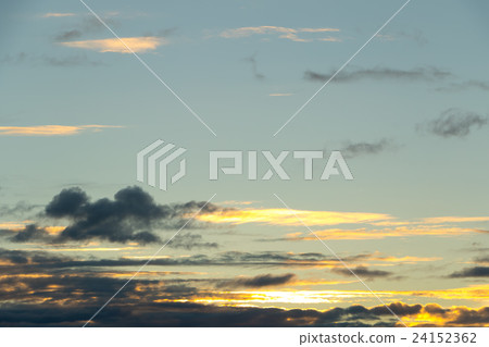 颱風晚上颱風多雲天空晚上日落日落天空仲夏天空拷貝空間字符空間晚上 颱風晚上颱風多雲天空晚上日落日落天空仲夏天空拷貝空間字符空間晚上 24152362