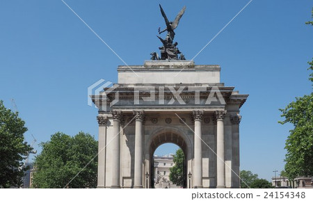 Wellington arch in London 24154348