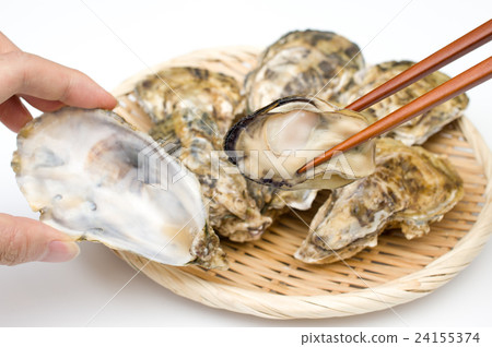 Oyster oysters white with chopsticks on oysters cooked with miso soup Oyster oysters white with chopsticks on oysters cooked with miso soup 24155374